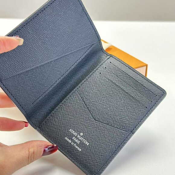 Brand New Louis Vuitton Monogram Card Holder - Picture 6 of 6